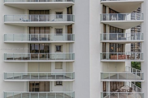 Copropriété à louer à Aventura, Floride: 4 chambres, 219.25 m2 № 1982074 - photo 25