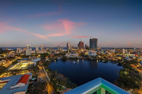Condo in Saint Petersburg, Florida, 1 bedroom  № 1898698 - photo 2