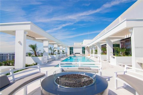 Condo in Saint Petersburg, Florida, 1 bedroom  № 1898698 - photo 19