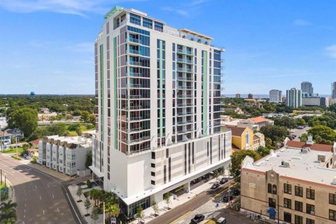 Condo in Saint Petersburg, Florida, 1 bedroom  № 1898698 - photo 3