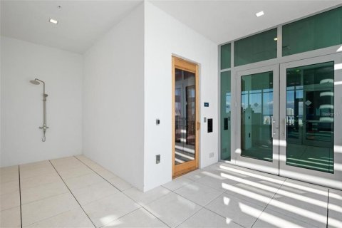Condo in Saint Petersburg, Florida, 1 bedroom  № 1898698 - photo 22
