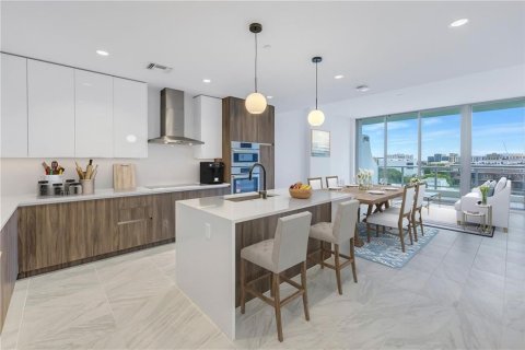 Condo in Saint Petersburg, Florida, 1 bedroom  № 1898698 - photo 5