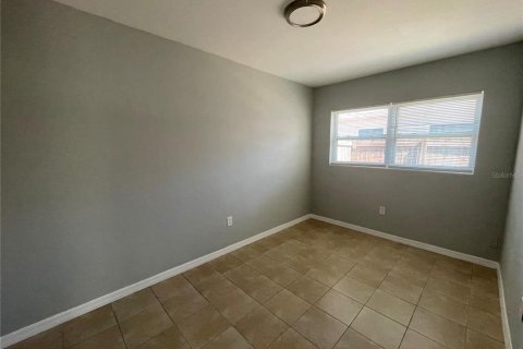 Apartamento en alquiler en Clearwater, Florida, 2 dormitorios, 69.68 m2 № 1907397 - foto 3