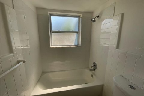 Apartamento en alquiler en Clearwater, Florida, 2 dormitorios, 69.68 m2 № 1907397 - foto 4