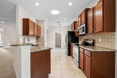 House in New Port Richey, Florida 4 bedrooms, 174.01 sq.m. № 1806579 - photo 15