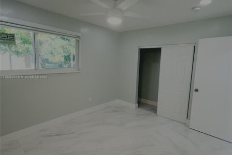 House in Miami, Florida 3 bedrooms, 148.83 sq.m. № 1952524 - photo 13
