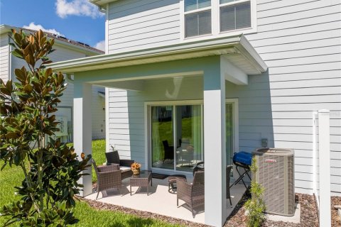 Townhouse in Davenport, Florida 3 bedrooms, 166.85 sq.m. № 1916436 - photo 4