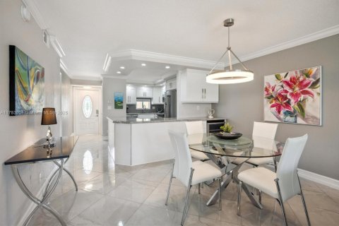 Copropriété à vendre à Pembroke Pines, Floride: 2 chambres, 108.7 m2 № 1868799 - photo 5