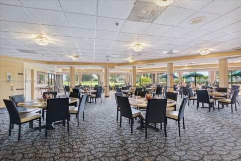 Copropriété à vendre à Pembroke Pines, Floride: 2 chambres, 108.7 m2 № 1868799 - photo 20