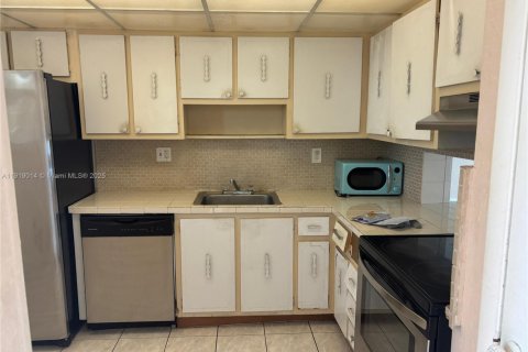 Copropriété à vendre à Miami, Floride: 1 chambre, 78.97 m2 № 1974271 - photo 16