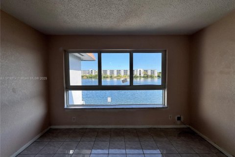 Copropriété à vendre à Miami, Floride: 1 chambre, 78.97 m2 № 1974271 - photo 3