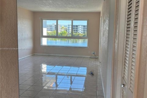 Copropriété à vendre à Miami, Floride: 1 chambre, 78.97 m2 № 1974271 - photo 2