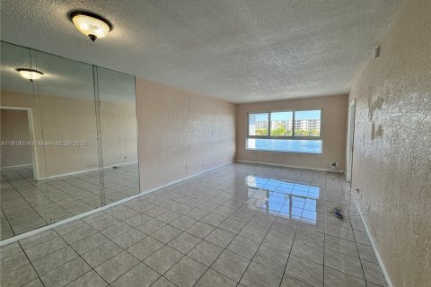 Copropriété à vendre à Miami, Floride: 1 chambre, 78.97 m2 № 1974271 - photo 1