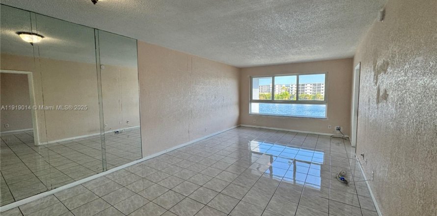 Condo à Miami, Floride, 1 chambre  № 1974271