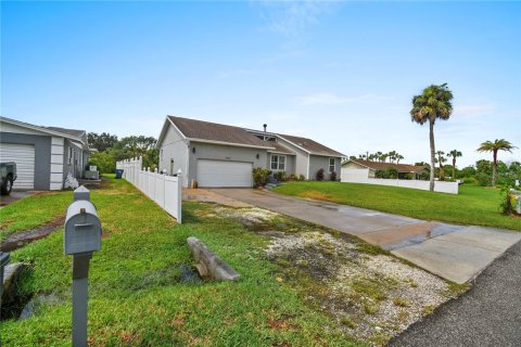 House in Ellenton, Florida 3 bedrooms, 134.99 sq.m. № 1824355 - photo 23