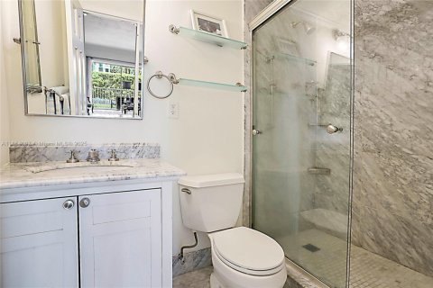 Condo in Miami Shores, Florida, 2 bedrooms  № 1872168 - photo 25