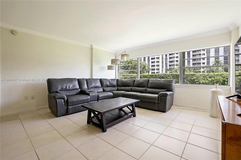 Condo in Miami Shores, Florida, 2 bedrooms  № 1872168 - photo 2