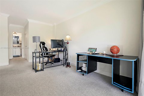 Condo in Miami Shores, Florida, 2 bedrooms  № 1872168 - photo 22