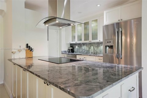 Condo in Miami Shores, Florida, 2 bedrooms  № 1872168 - photo 16
