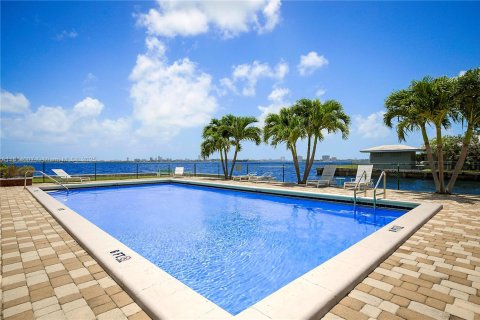 Condo in Miami Shores, Florida, 2 bedrooms  № 1872168 - photo 29