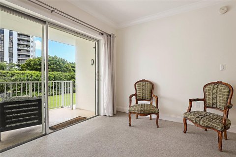 Condo in Miami Shores, Florida, 2 bedrooms  № 1872168 - photo 21