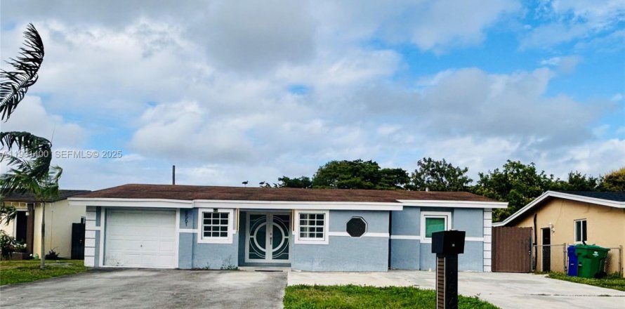 Дом в Мирамар, Флорида 2 спальни, 182.83м2 № 1990101