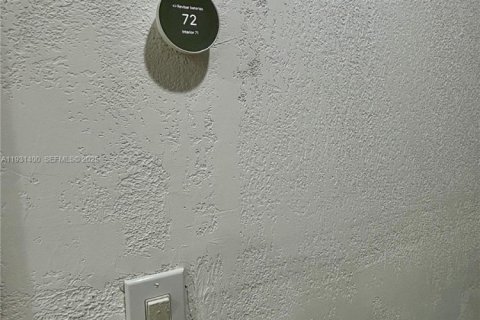 Снять в аренду виллу или дом в Мирамар, Флорида 2 спальни, 182.83м2, № 1990101 - фото 23