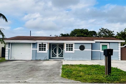 Снять в аренду виллу или дом в Мирамар, Флорида 2 спальни, 182.83м2, № 1990101 - фото 3