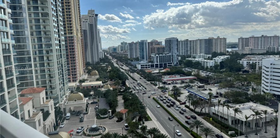 Estudio en el Condominio en Sunny Isles Beach, Florida № 1936733