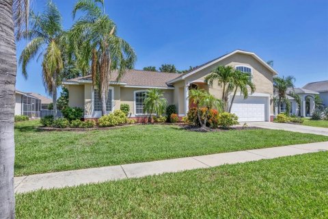 House in Apollo Beach, Florida 3 bedrooms, 178 sq.m. № 1804043 - photo 1