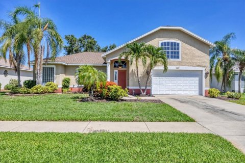 House in Apollo Beach, Florida 3 bedrooms, 178 sq.m. № 1804043 - photo 3