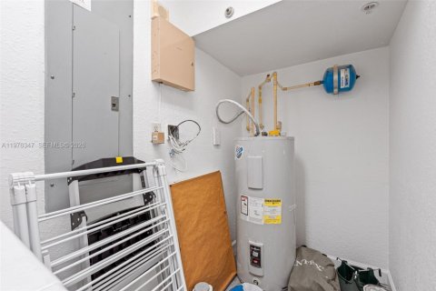 Touwnhouse à vendre à Fort Lauderdale, Floride: 2 chambres, 135.17 m2 № 2049274 - photo 10