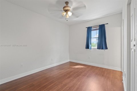 Touwnhouse à vendre à Fort Lauderdale, Floride: 2 chambres, 135.17 m2 № 2049274 - photo 28