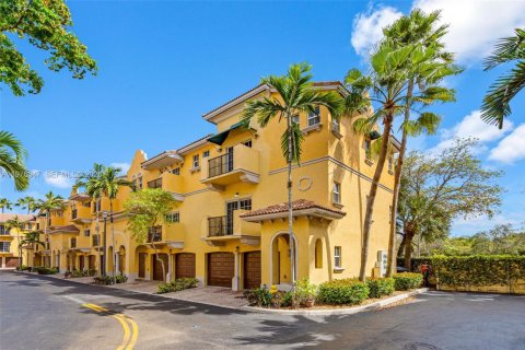 Touwnhouse à vendre à Fort Lauderdale, Floride: 2 chambres, 135.17 m2 № 2049274 - photo 2