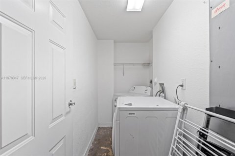 Touwnhouse à vendre à Fort Lauderdale, Floride: 2 chambres, 135.17 m2 № 2049274 - photo 9