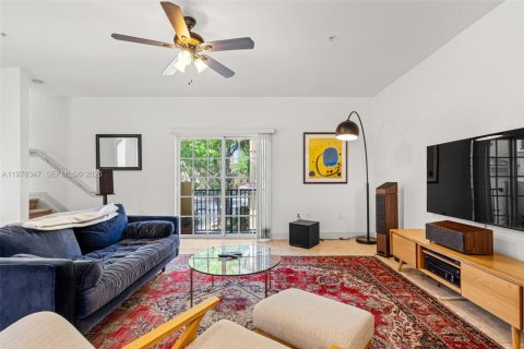 Touwnhouse à vendre à Fort Lauderdale, Floride: 2 chambres, 135.17 m2 № 2049274 - photo 13