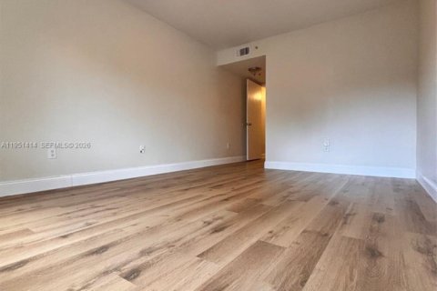 Купить кондоминиум в Холливуд, Флорида 2 спальни, 77.85м2, № 2085275 - фото 13