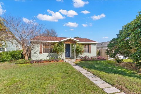 House in Saint Petersburg, Florida 2 bedrooms, 83.43 sq.m. № 2267280 - photo 2