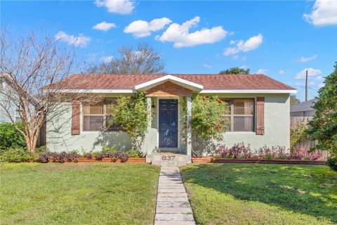 House in Saint Petersburg, Florida 2 bedrooms, 83.43 sq.m. № 2267280