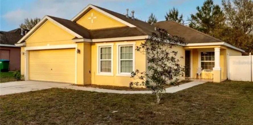 House in Deltona, Florida 3 bedrooms, 155.43 sq.m. № 1826839