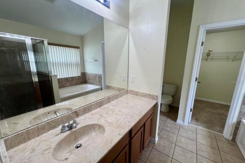 House in Deltona, Florida 3 bedrooms, 155.43 sq.m. № 1826839 - photo 13