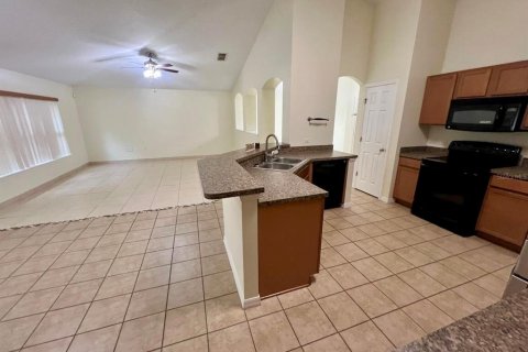House in Deltona, Florida 3 bedrooms, 155.43 sq.m. № 1826839 - photo 7