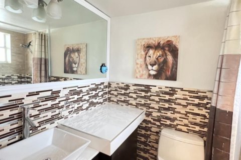 Condominio en venta en North Bay Village, Florida, 36.79 m2 № 1862740 - foto 2