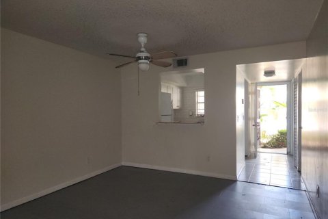 Condominio en venta en Bradenton, Florida, 1 dormitorio, 71.35 m2 № 2199818 - foto 5