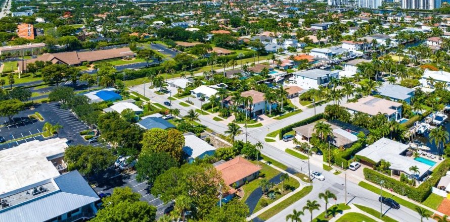 House in Boca Raton, Florida 3 bedrooms, 145.11 sq.m. № 1188618