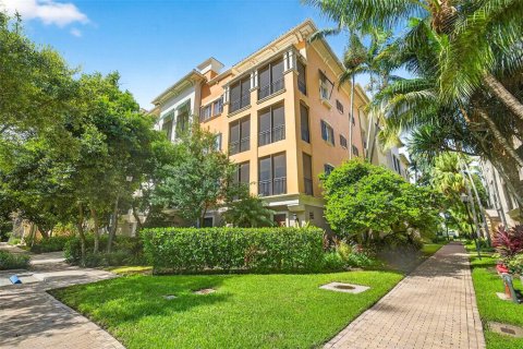 House in Fort Lauderdale, Florida 3 bedrooms, 173.26 sq.m. № 1903463 - photo 1