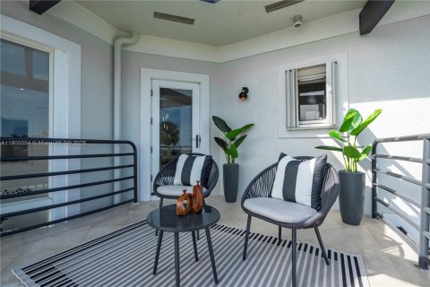 House in St. Lucie, Florida 10 bedrooms, 670.66 sq.m. № 2013059 - photo 24