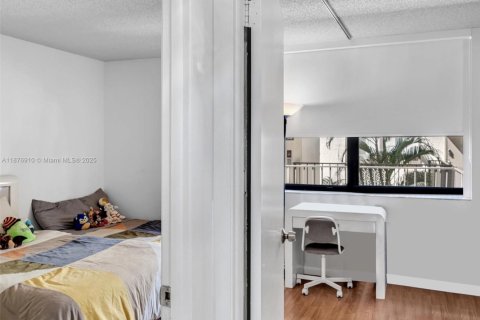 Condo in Aventura, Florida, 3 bedrooms  № 1928889 - photo 18