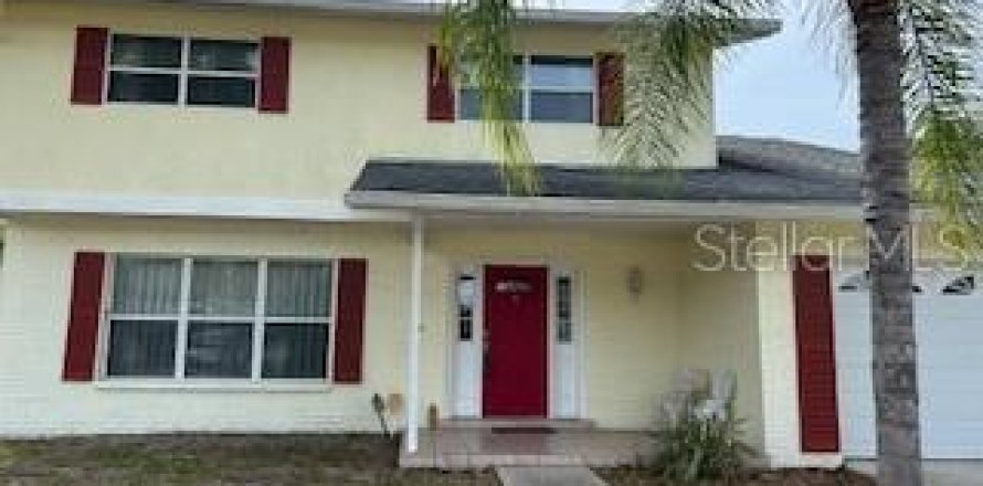 House in Clearwater, Florida 4 bedrooms, 221.48 sq.m. № 1718472