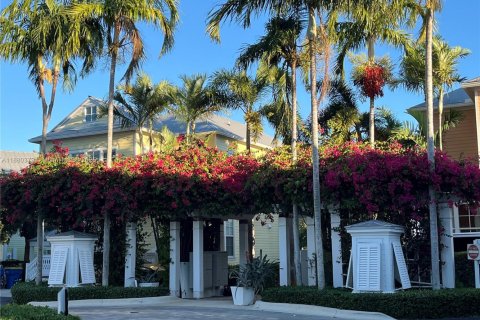 Купить виллу или дом в Исламорада, Вилладж оф Айлендс, Флорида 2 спальни, 127.83м2, № 1929755 - фото 1